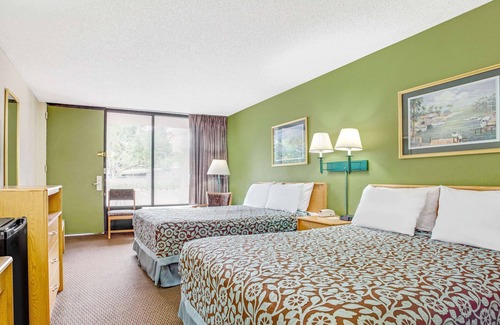 South Bradenton Hotel | Days Inn by Wyndham Bradenton - Near the Gulf