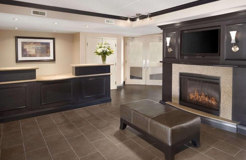Brantford Hotel | Days Inn by Wyndham Brantford
