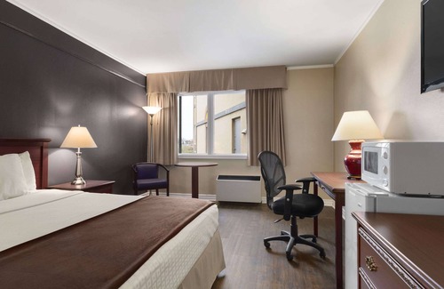 Brockville Hotel | Days Inn by Wyndham Brockville