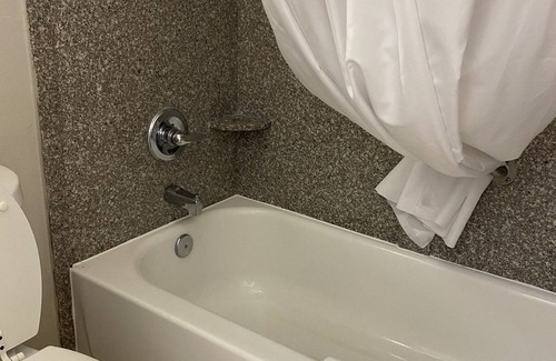 Dock Junction Hotel | Days Inn by Wyndham Brunswick/St. Simons Area