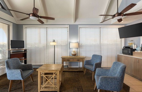 Avon By The Sea Hotel | Days Inn by Wyndham Cocoa Beach Port Canaveral