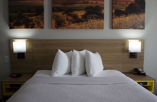 Colby Hotel | Days Inn by Wyndham Colby