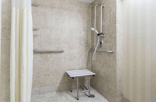 Reynoldsburg Hotel | Days Inn by Wyndham Columbus East Airport