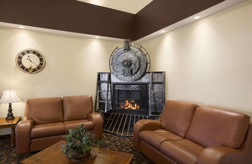 Dawson Creek Hotel | Days Inn by Wyndham Dawson Creek
