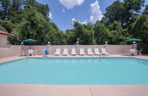 Dublin Hotel | Days Inn by Wyndham Dublin GA