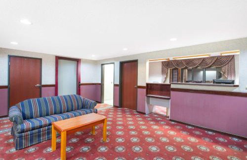 Effingham Hotel | Days Inn by Wyndham Effingham