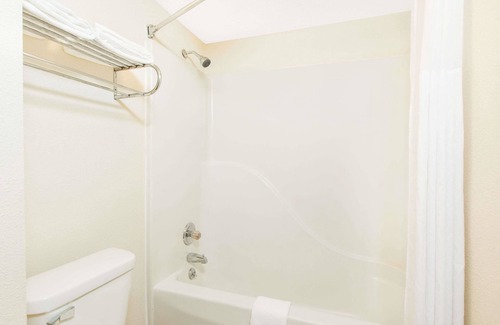 Effingham Hotel | Days Inn by Wyndham Effingham