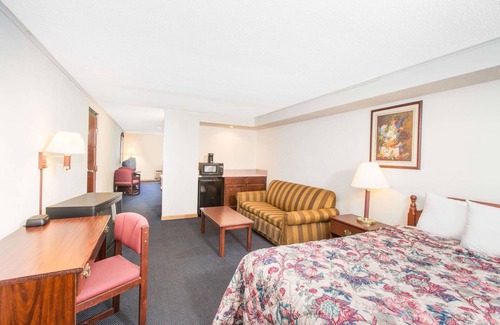 Effingham Hotel | Days Inn by Wyndham Effingham
