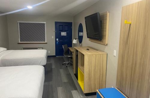 El Paso Hotel | Days Inn by Wyndham El Paso West