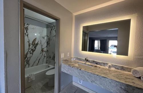 Biggs Field Hotel | Days Inn by Wyndham El Paso Airport East