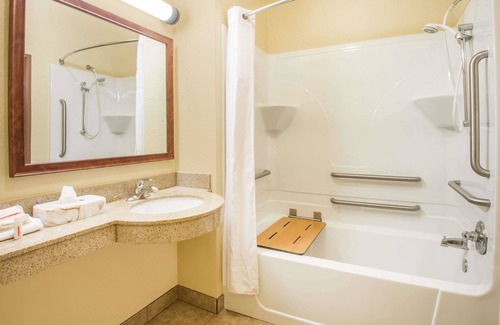 Ellis Hotel | Days Inn by Wyndham Ellis