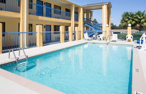 Enterprise Hotel | Days Inn by Wyndham Enterprise