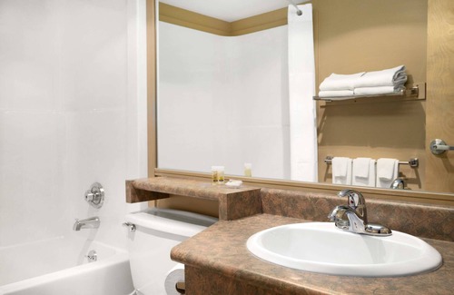 Estevan Hotel | Days Inn by Wyndham Estevan