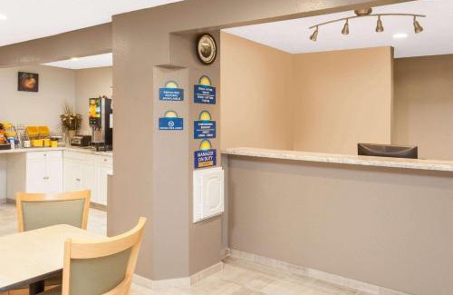 Farmer City Hotel | Days Inn by Wyndham Farmer City