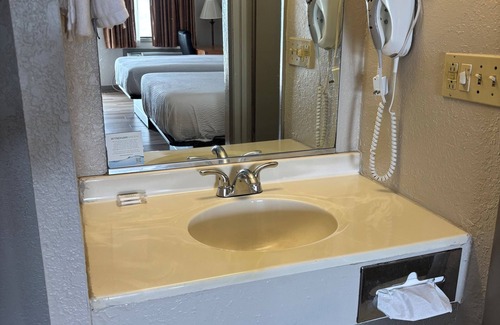 Farmer City Hotel | Days Inn by Wyndham Farmer City