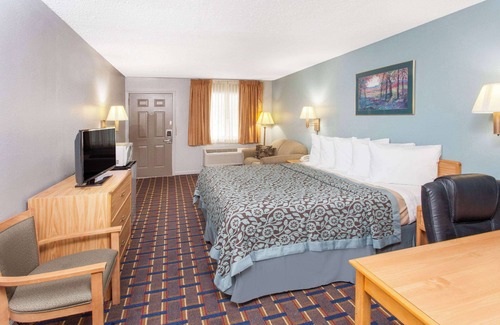 Farmer City Hotel | Days Inn by Wyndham Farmer City