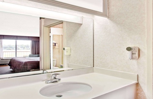 Forrest City Hotel | Days Inn by Wyndham Forrest City