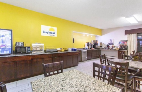 Fond du Lac Hotel | Days Inn by Wyndham Fond du Lac