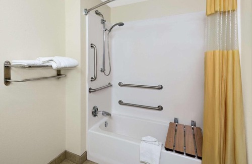 Geneva Hotel | Days Inn by Wyndham Geneva/Finger Lakes