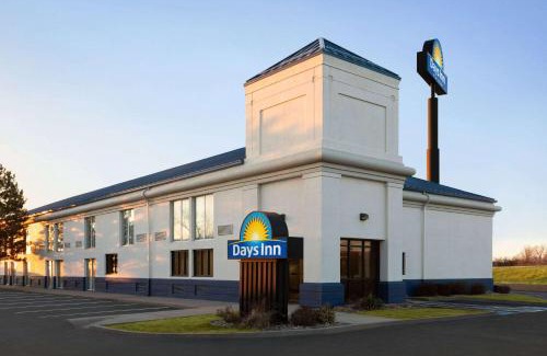 Grand Island Hotel | Days Inn by Wyndham Grand Island I-80