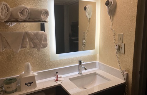 Grove City Hotel | Days Inn by Wyndham Grove City Columbus South