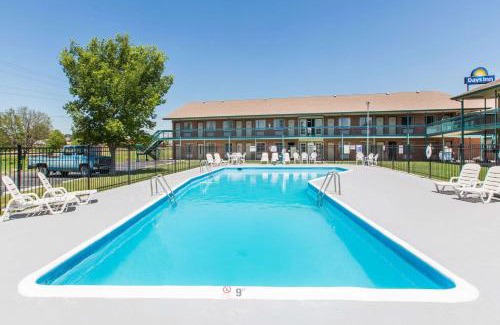 Hays Hotel | Days Inn by Wyndham Hays