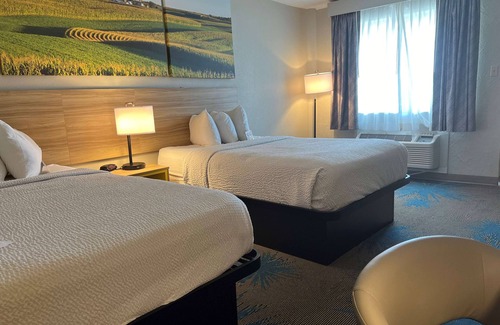 Hays Hotel | Days Inn by Wyndham Hays