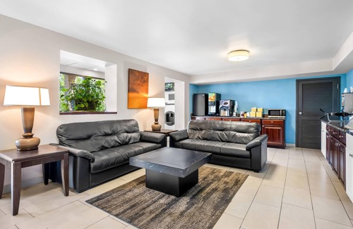 Hoover Hotel | Days Inn by Wyndham Hoover Birmingham