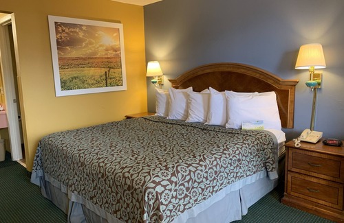 Jonesboro Hotel | Days Inn by Wyndham Jonesboro AR