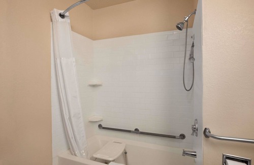 Keene Hotel | Days Inn by Wyndham Keene NH