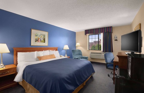 Keene Hotel | Days Inn by Wyndham Keene NH
