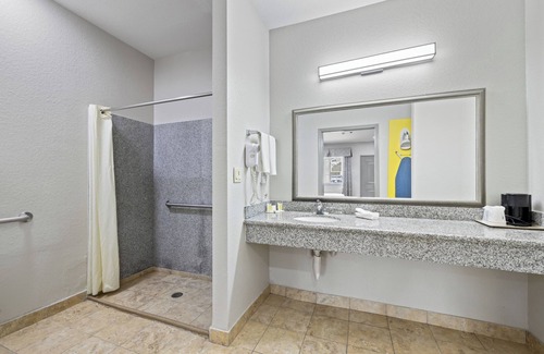 Kenedy Hotel | Days Inn by Wyndham Kenedy/Karnes City