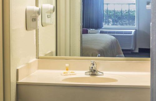 Lake Park Hotel | Days Inn by Wyndham Lake Park/Valdosta