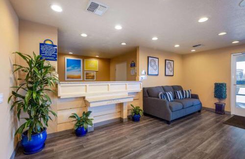 Lathrop Hotel | Days Inn by Wyndham Lathrop