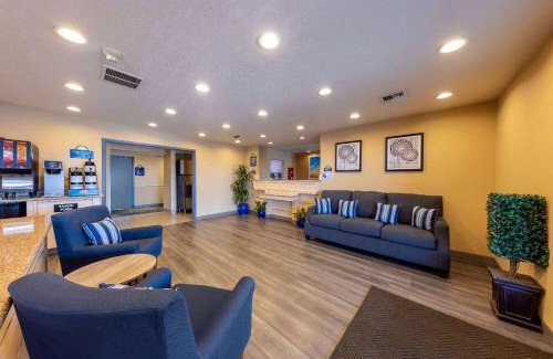 Lathrop Hotel | Days Inn by Wyndham Lathrop