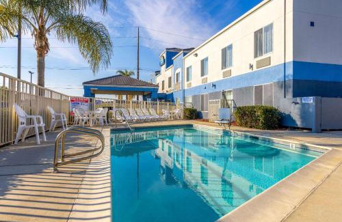 Lathrop Hotel | Days Inn by Wyndham Lathrop