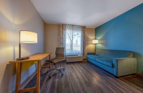 Lathrop Hotel | Days Inn by Wyndham Lathrop