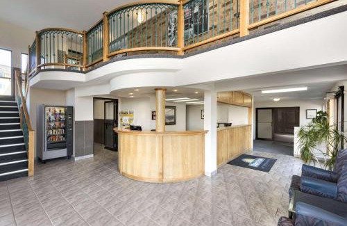 Downtown Hotel | Days Inn by Wyndham Lethbridge