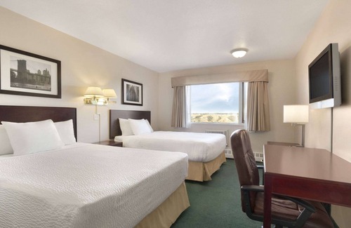 Downtown Hotel | Days Inn by Wyndham Lethbridge