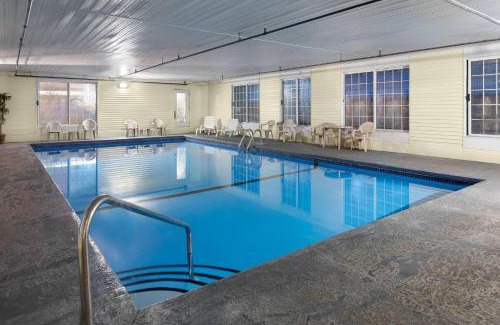 Mackinaw City Hotel | Days Inn by Wyndham Mackinaw City - Bridgeview Area