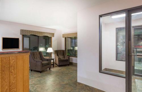 Mason City Hotel | Days Inn by Wyndham Mason City