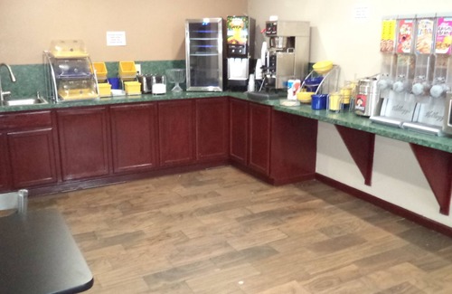 Maumee Hotel | Days Inn by Wyndham Maumee/Toledo
