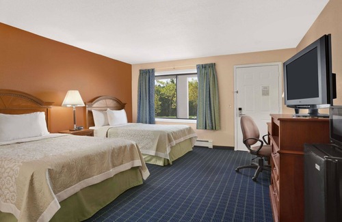 New Hampton Hotel | Days Inn by Wyndham Middletown