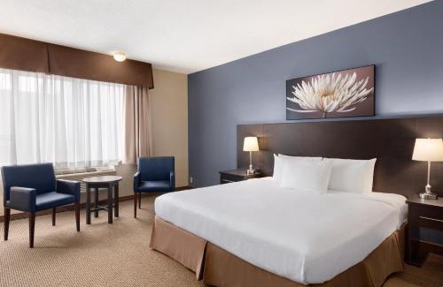 Saint-Laurent Hotel | Days Inn by Wyndham Montreal Airport Conference Centre