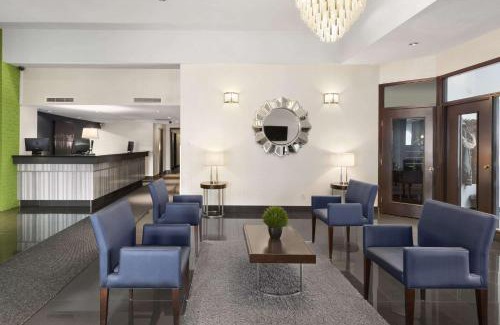 Saint-Laurent Hotel | Days Inn by Wyndham Montreal Airport Conference Centre