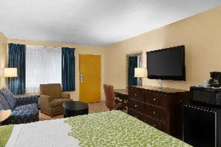 Fern Park Hotel | Days Inn by Wyndham N Orlando/Casselberry