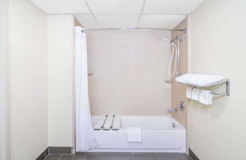 Oak Grove Hotel | Days Inn by Wyndham Oak Grove/Ft. Campbell