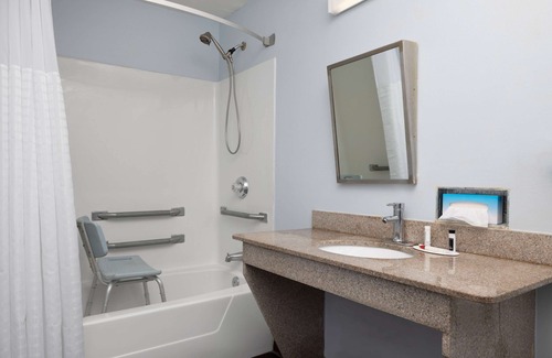 Northwest Pensacola Hotel | Days Inn by Wyndham Pensacola I-10