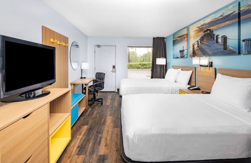 Northwest Pensacola Hotel | Days Inn by Wyndham Pensacola I-10