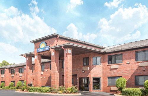 Phenix City Hotel | Days Inn By Wyndham Phenix City Near Fort Moore